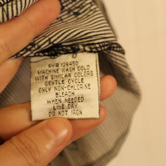 Fred David Black and White Pleated Blouse Size Medium - Picture 8 of 8